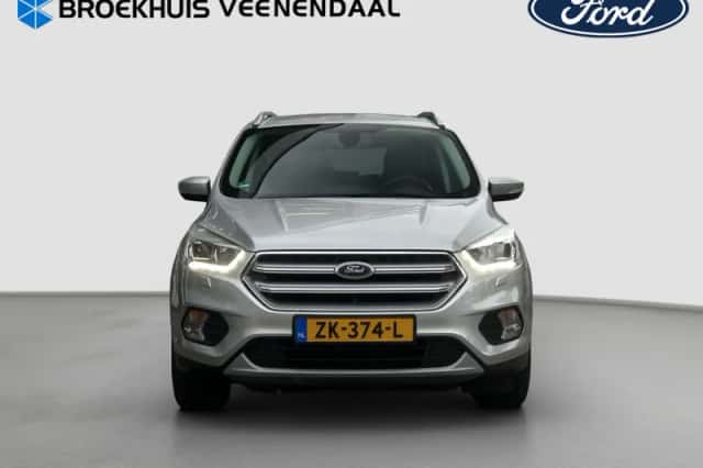 Ford Kuga (2018) thumbnail 4