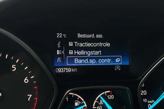 Ford Kuga (2018) thumbnail 31