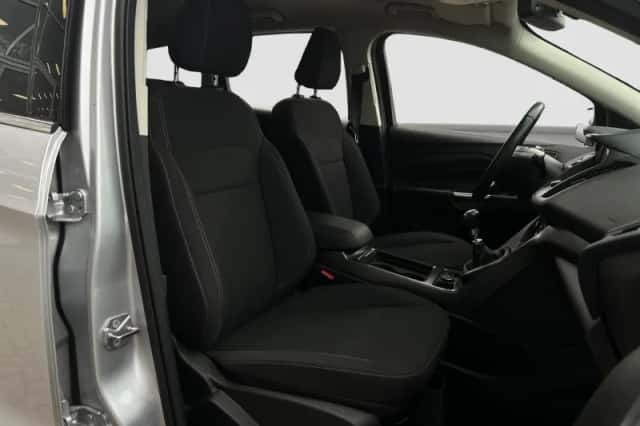 Ford Kuga (2018) thumbnail 9