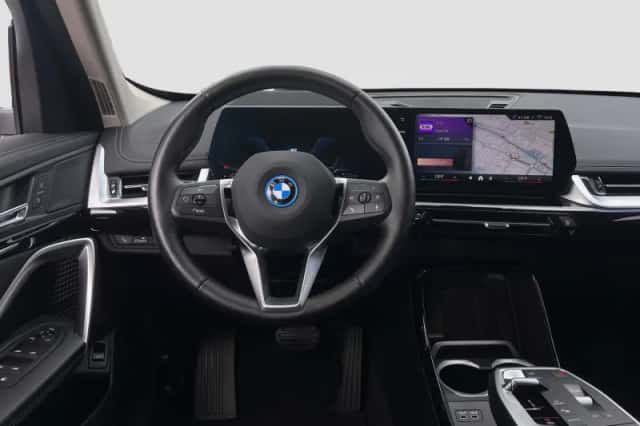 BMW X1 (2024) thumbnail 2
