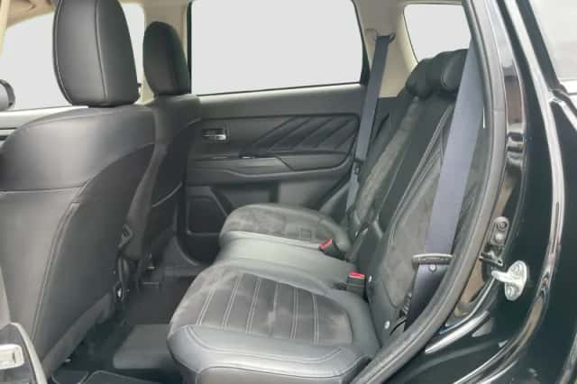 Mitsubishi Outlander (2021) thumbnail 11