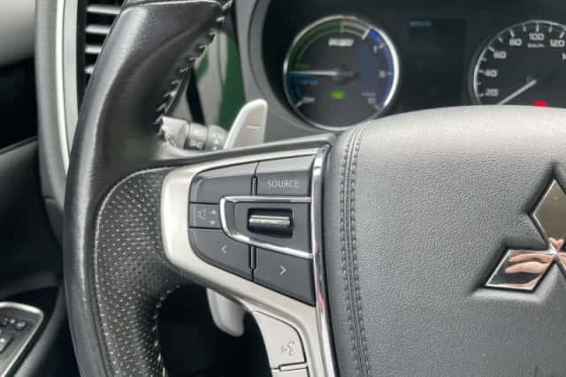 Mitsubishi Outlander (2021) thumbnail 14