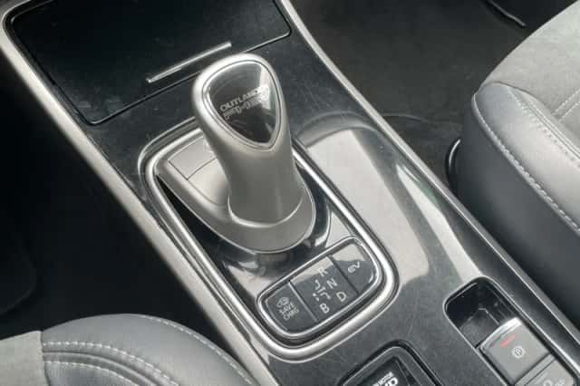 Mitsubishi Outlander (2021) thumbnail 25