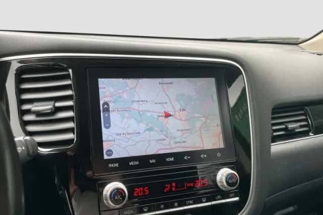 Mitsubishi Outlander (2021) thumbnail 31