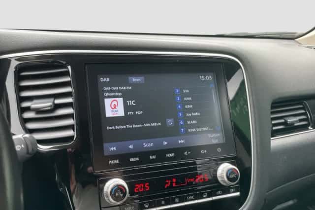 Mitsubishi Outlander (2021) thumbnail 32