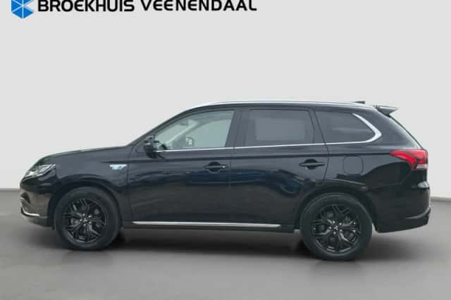 Mitsubishi Outlander (2021) thumbnail 6