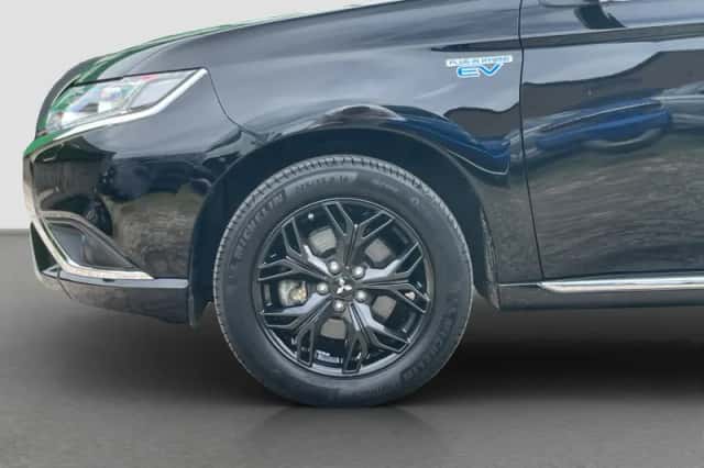 Mitsubishi Outlander (2021) thumbnail 7