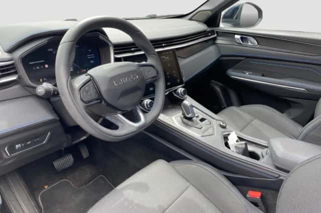 Lynk & Co 01 (2024) thumbnail 3