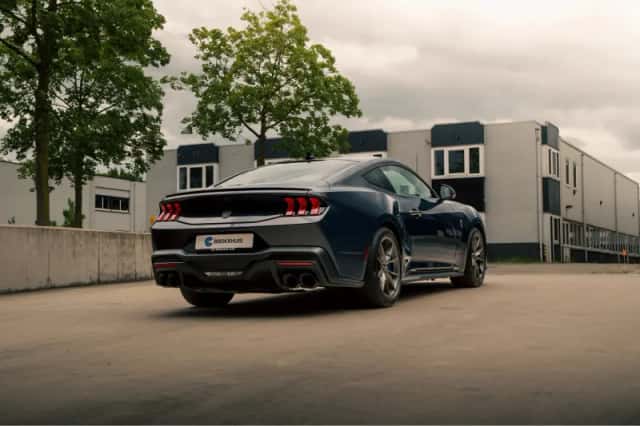 Ford Mustang (2024) thumbnail 3