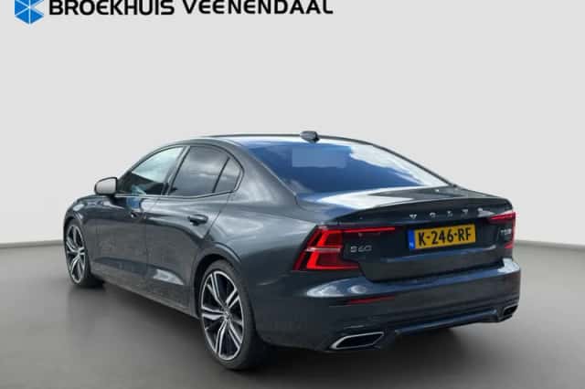 Volvo S60 (2019) thumbnail 2