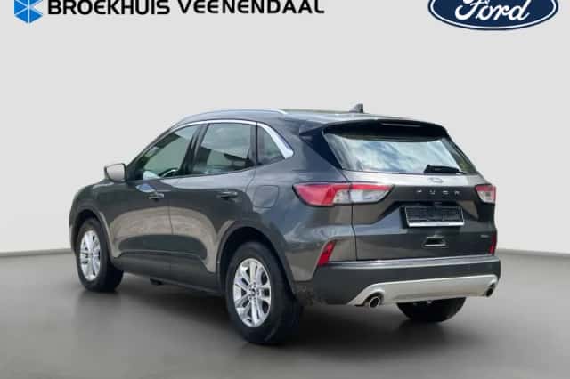 Ford Kuga (2021) thumbnail 3