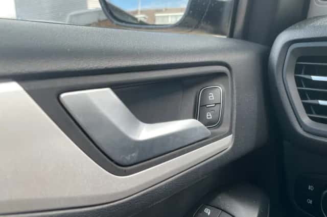 Ford Focus (2020) thumbnail 25