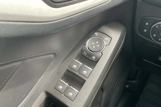 Ford Focus (2020) thumbnail 30