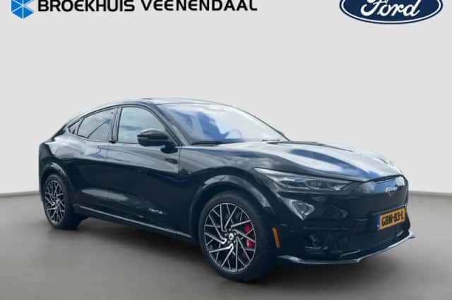 Ford Mustang Mach-E (2024) thumbnail 2