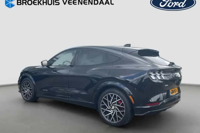 Ford Mustang Mach-E (2024) thumbnail 3