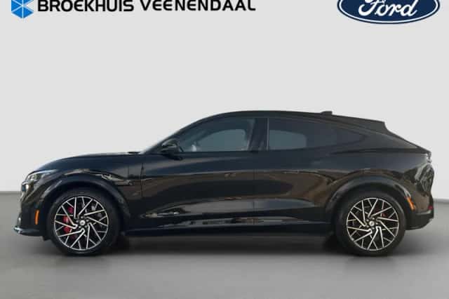 Ford Mustang Mach-E (2024) thumbnail 6