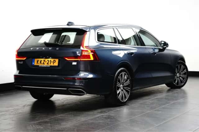 Volvo V60 (2021) thumbnail 3