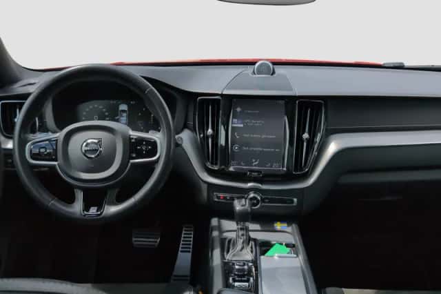 Volvo XC60 (2018) thumbnail 2
