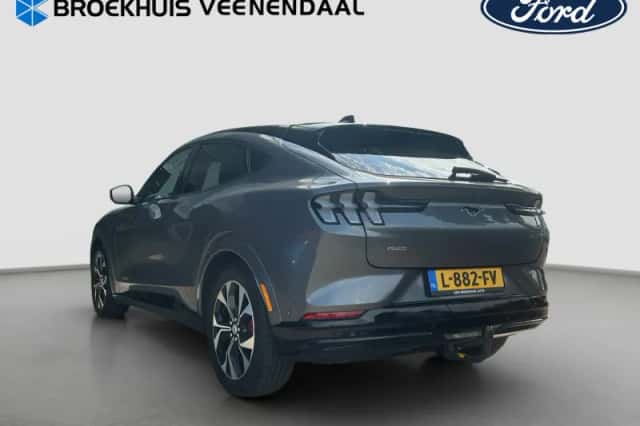 Ford Mustang Mach-E (2021) thumbnail 3