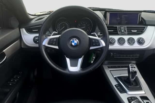 BMW Z4 (2015) thumbnail 2