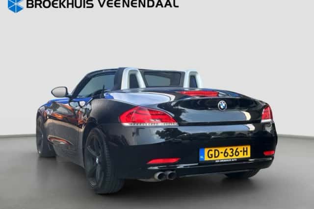 BMW Z4 (2015) thumbnail 3