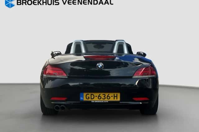 BMW Z4 (2015) thumbnail 5