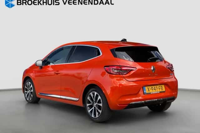 Renault Clio (2023) thumbnail 3