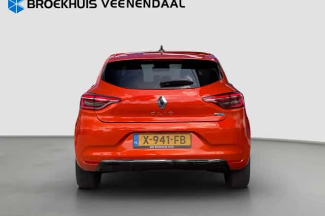 Renault Clio (2023) thumbnail 5