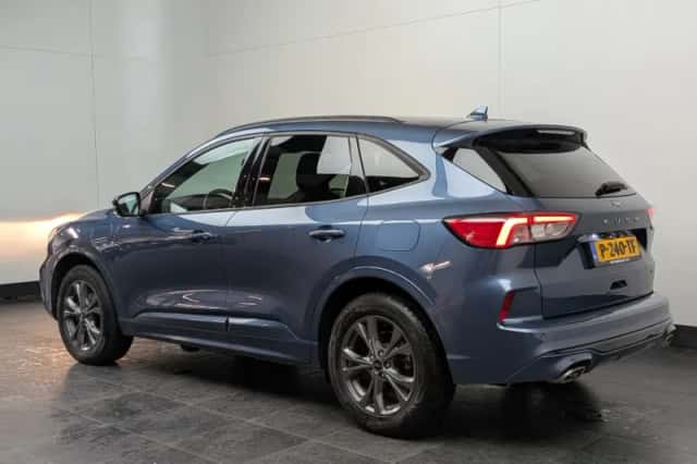 Ford Kuga (2022) thumbnail 3