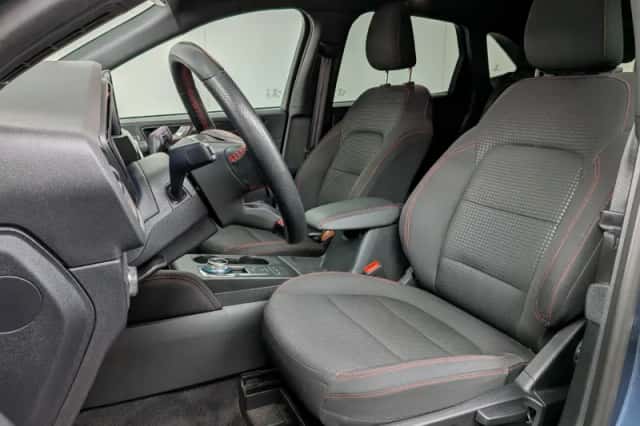 Ford Kuga (2022) thumbnail 4