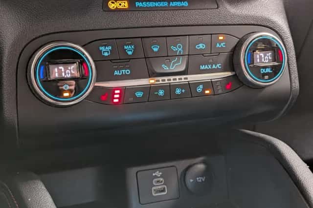 Ford Kuga (2022) thumbnail 5