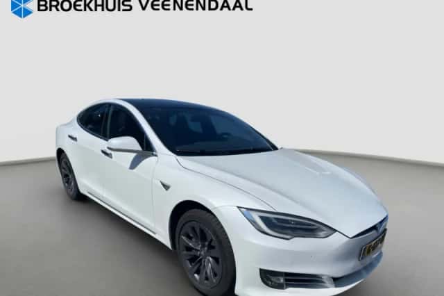 Tesla Model S (2019) thumbnail 2