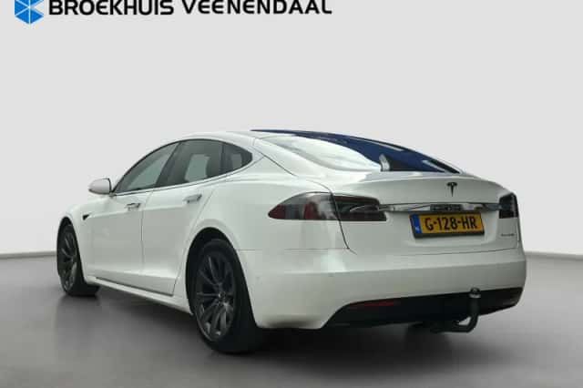 Tesla Model S (2019) thumbnail 3