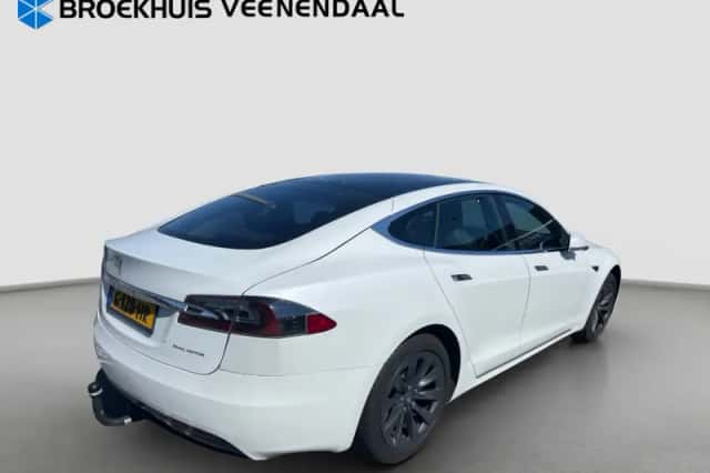 Tesla Model S (2019) thumbnail 3