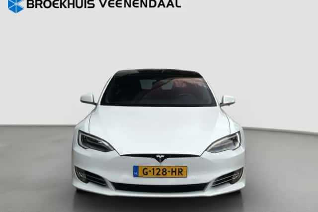 Tesla Model S (2019) thumbnail 4