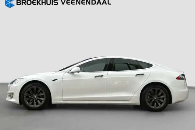 Tesla Model S (2019) thumbnail 6
