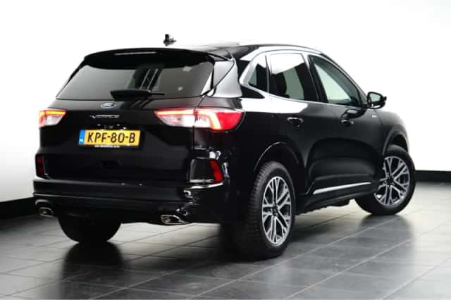 Ford Kuga (2023) thumbnail 3