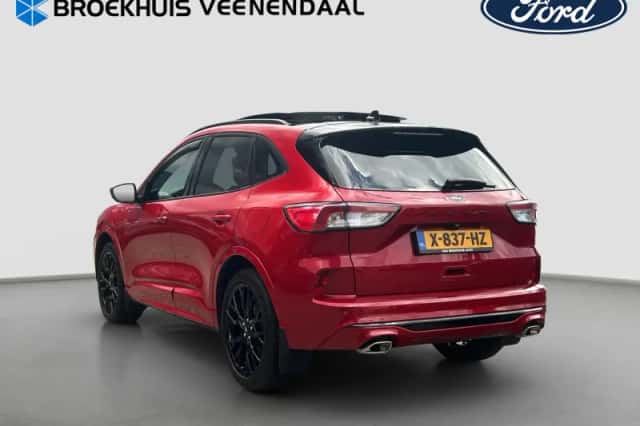 Ford Kuga (2023) thumbnail 3