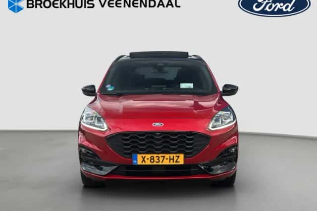 Ford Kuga (2023) thumbnail 4
