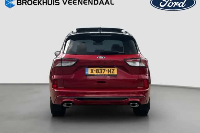 Ford Kuga (2023) thumbnail 5