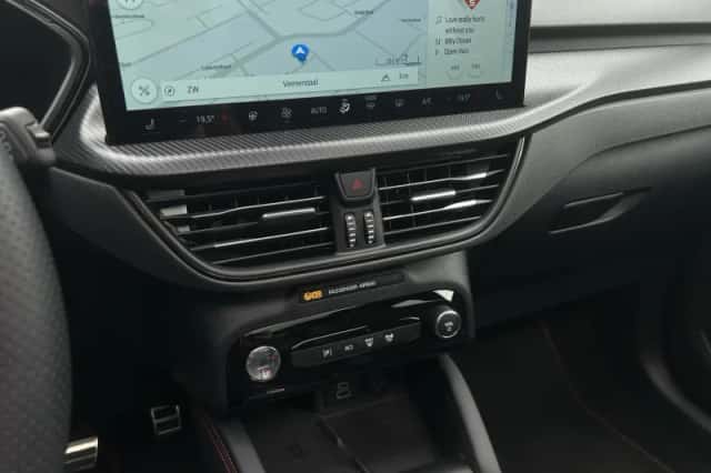 Ford Kuga (2025) thumbnail 5