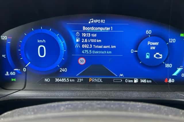 Ford Kuga (2023) thumbnail 5