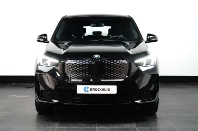 BMW iX1 (2024) thumbnail 4