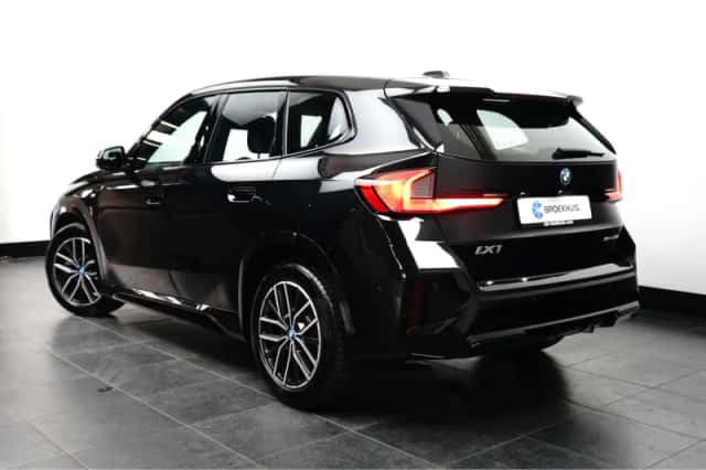 BMW iX1 (2024) thumbnail 6