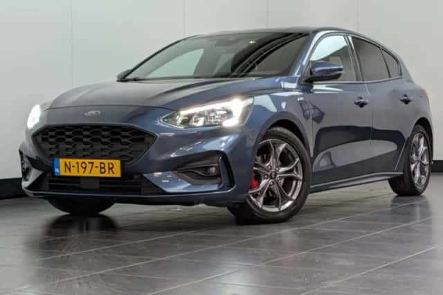 Ford Focus (2021) thumbnail 1