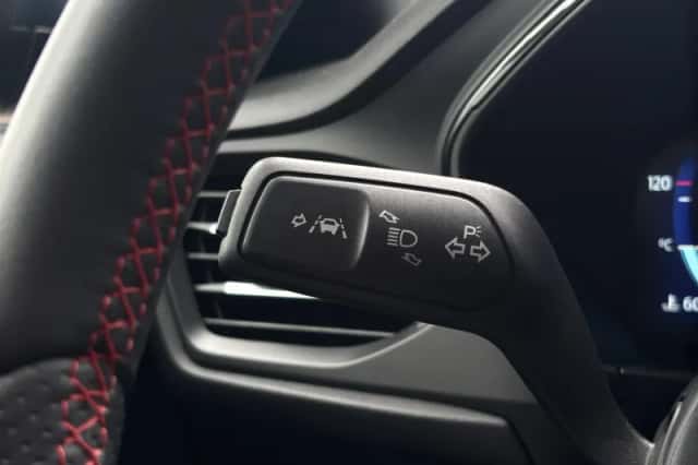 Ford Focus (2021) thumbnail 3