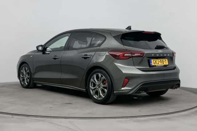 Ford Focus (2024) thumbnail 3