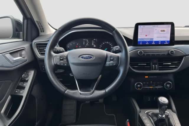Ford Focus (2019) thumbnail 2