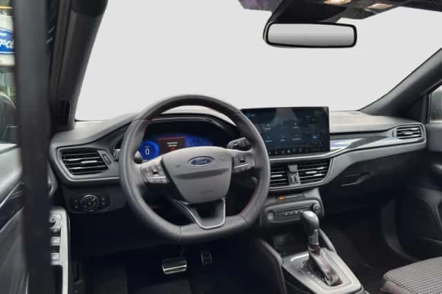 Ford Focus (2023) thumbnail 2