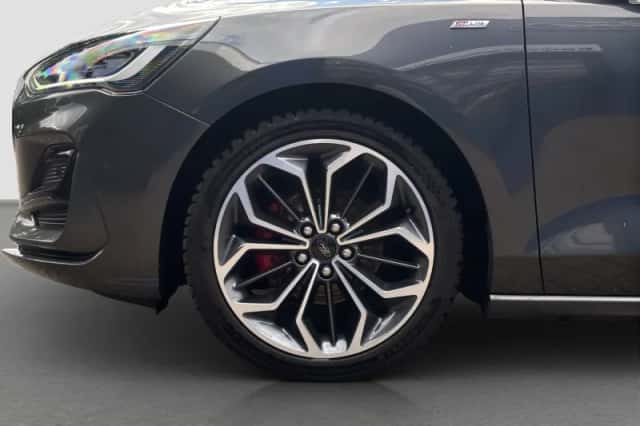 Ford Focus (2023) thumbnail 4